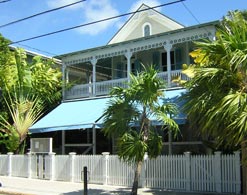 915 restaurant overlooking Duval St
