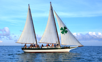 Schooner Appledore Star under full sail