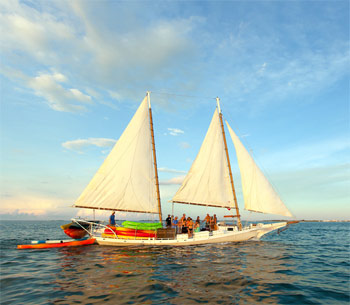 Sailing schooner with kayaks and passengers head to the backcountry of Key West